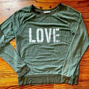 LOVE graphic sweatshirt
